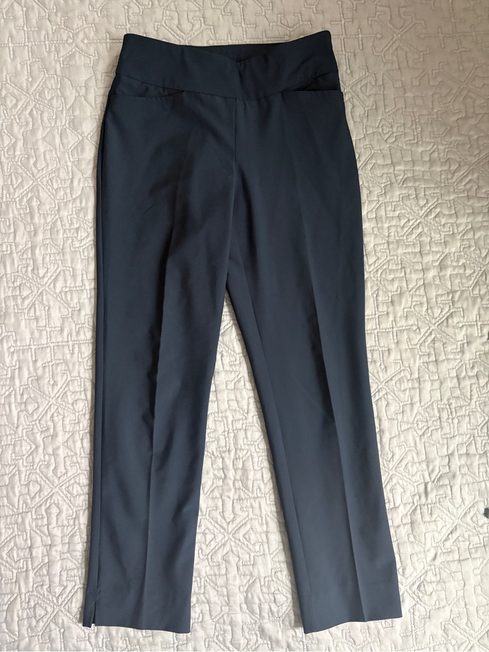 Tail golf/tennis navy pull on stretch ankle pants size 6